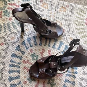 I’m selling these super cute heels, there too small for me